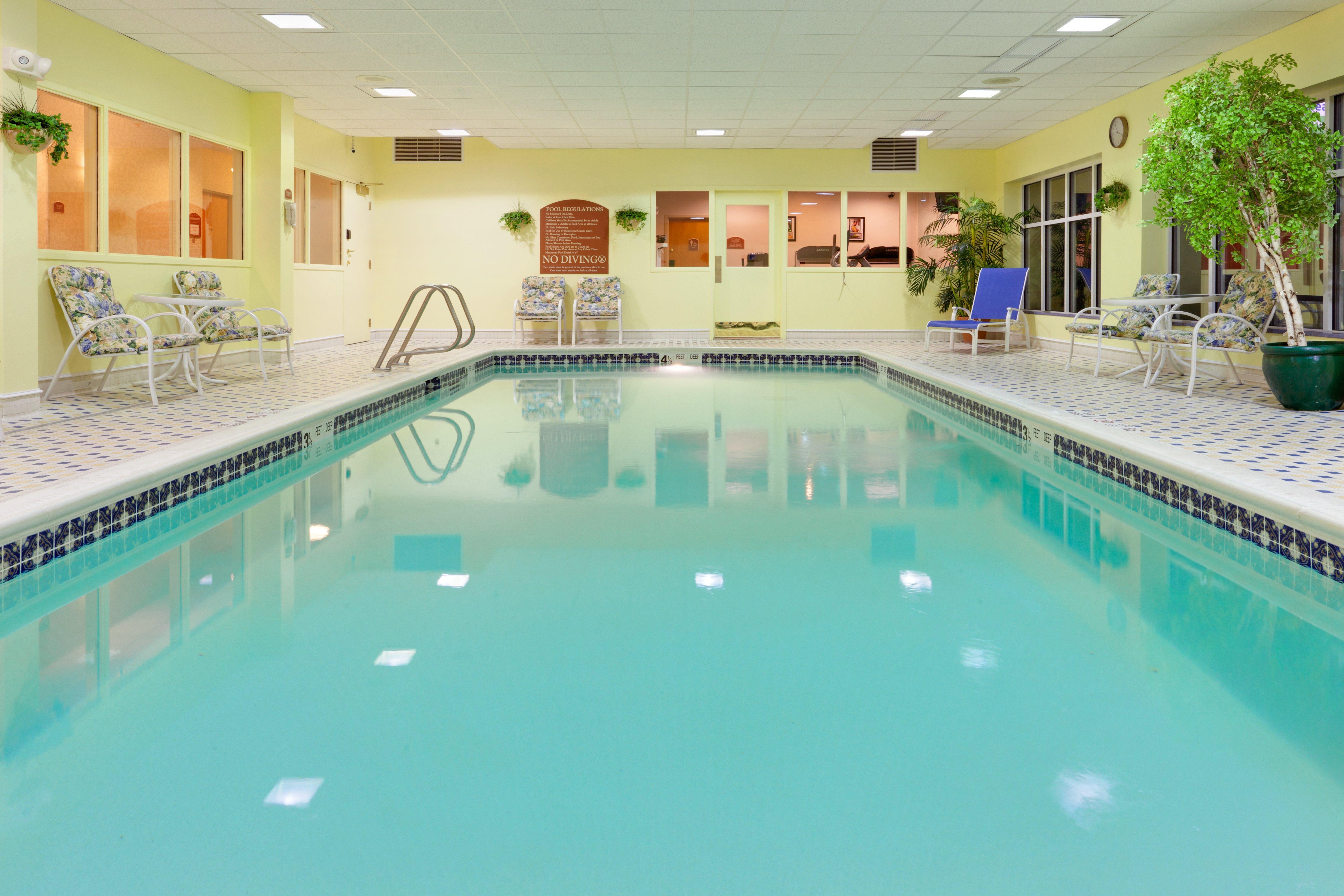 Holiday Inn Express Hotel & Suites Watertown - Thousand Islands By Ihg ภายนอก รูปภาพ