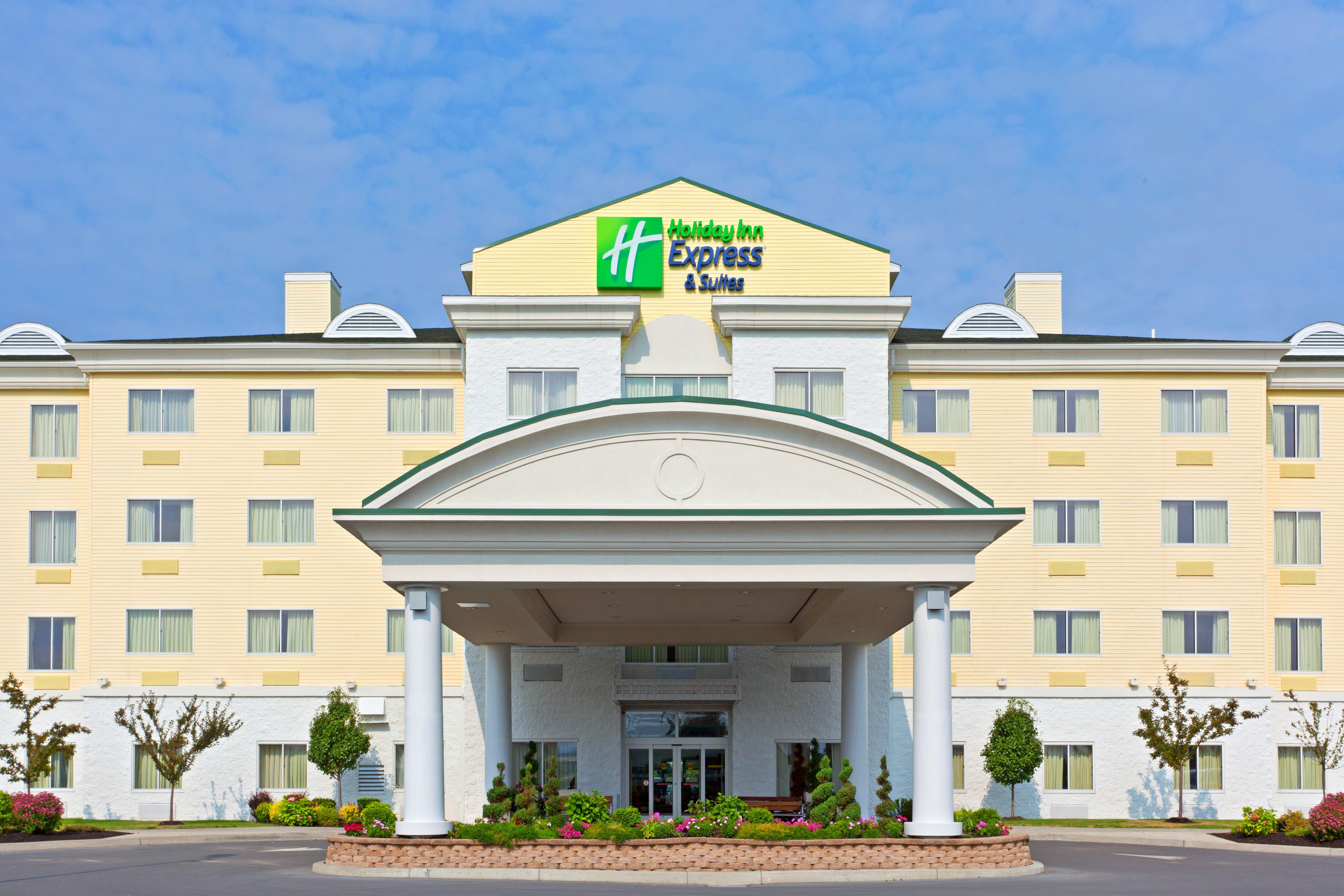 Holiday Inn Express Hotel & Suites Watertown - Thousand Islands By Ihg ภายนอก รูปภาพ