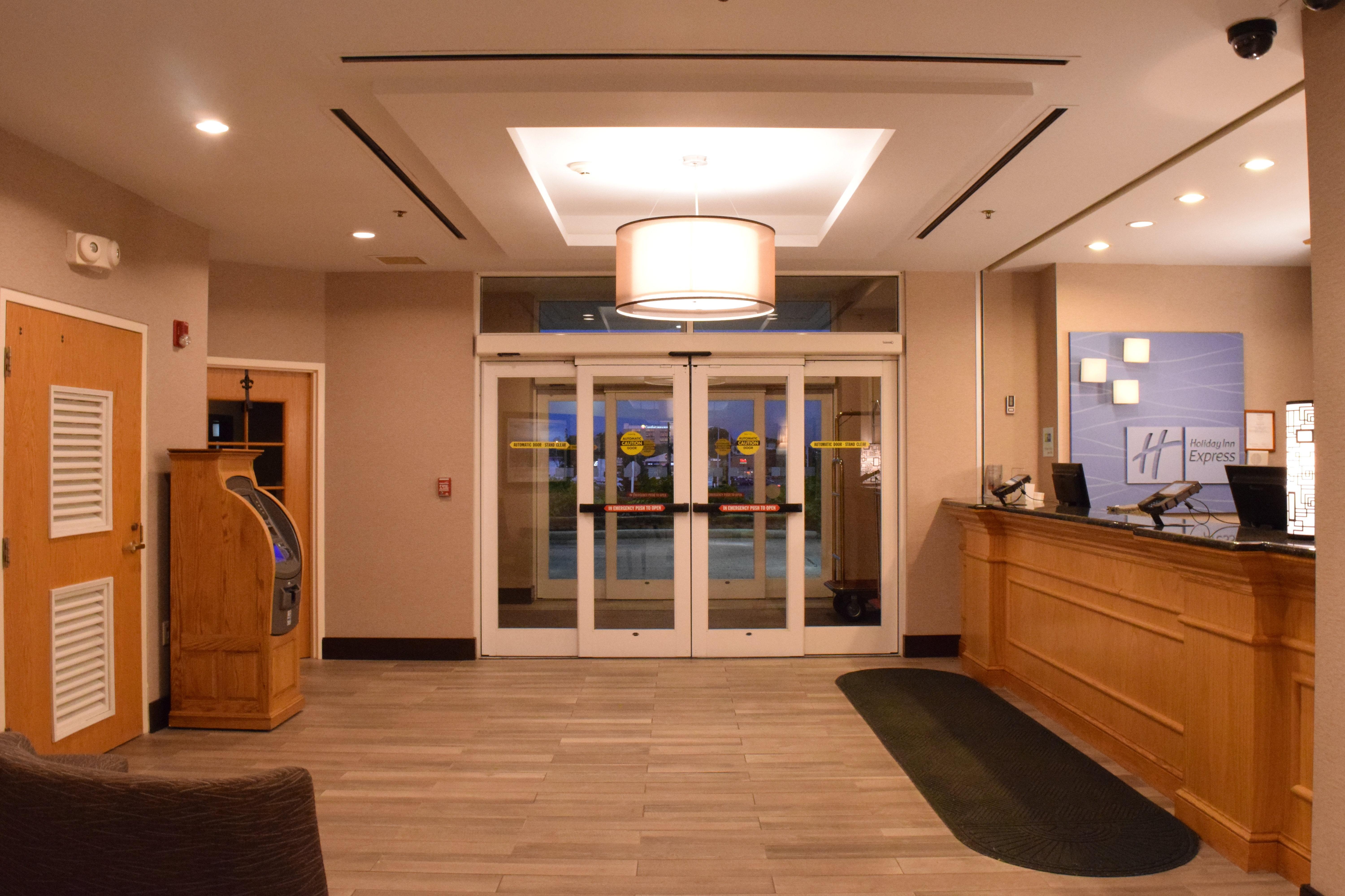 Holiday Inn Express Hotel & Suites Watertown - Thousand Islands By Ihg ภายนอก รูปภาพ