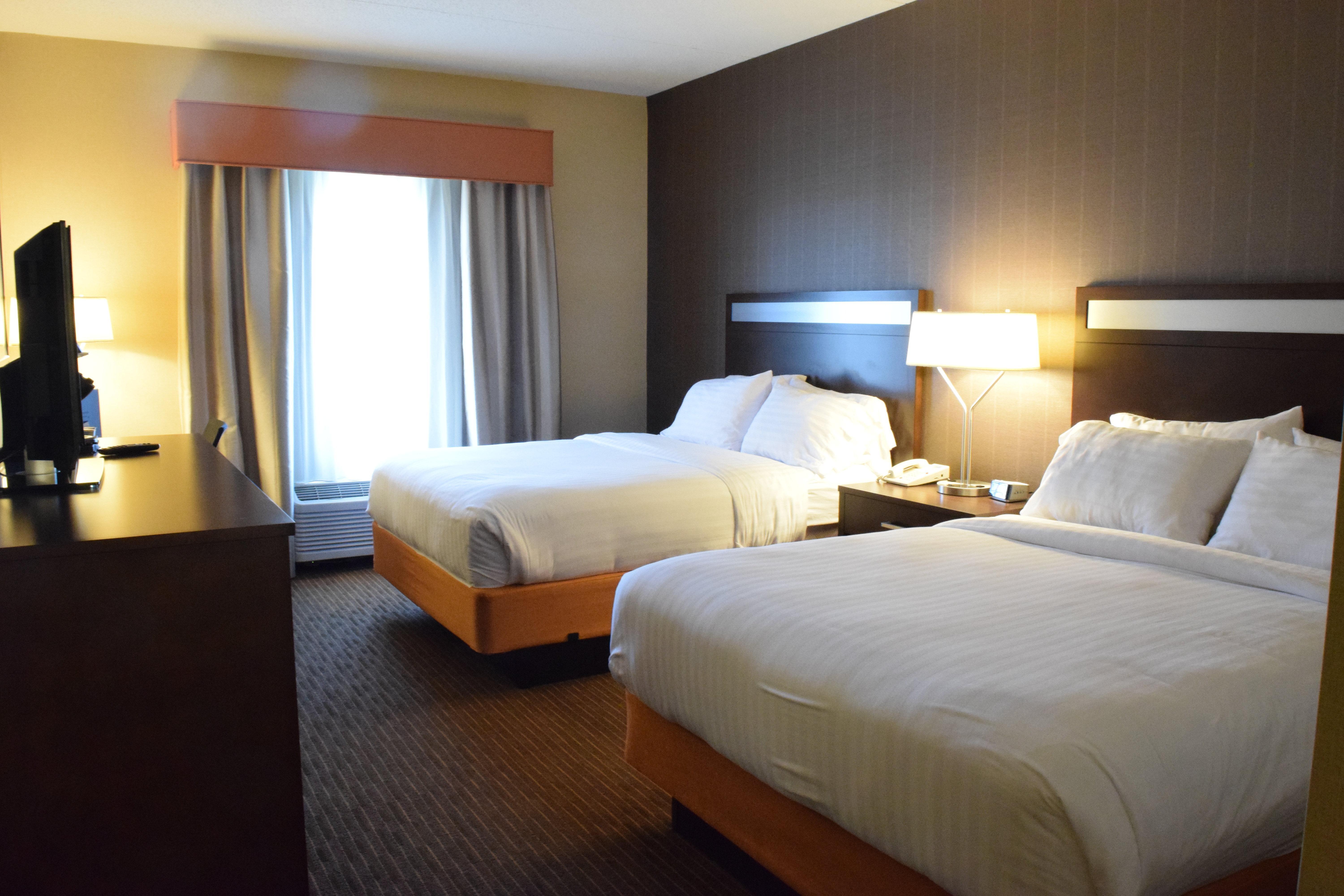 Holiday Inn Express Hotel & Suites Watertown - Thousand Islands By Ihg ภายนอก รูปภาพ