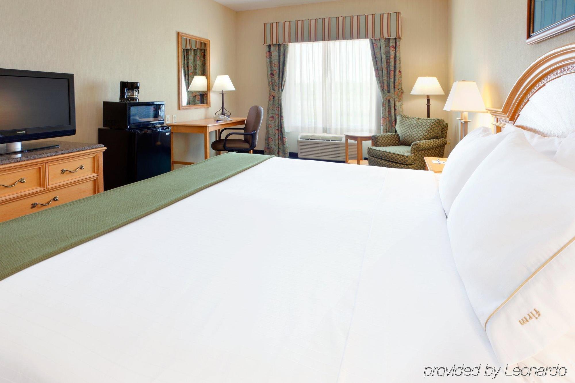 Holiday Inn Express Hotel & Suites Watertown - Thousand Islands By Ihg ห้อง รูปภาพ
