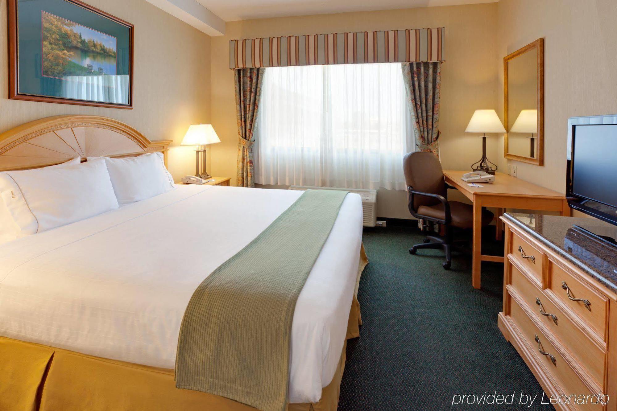 Holiday Inn Express Hotel & Suites Watertown - Thousand Islands By Ihg ห้อง รูปภาพ